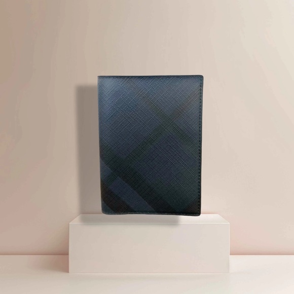 Burberry London Check Bifold Wallet - Picture 1 of 5